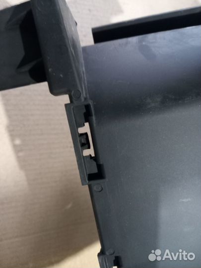 Дефлектор радиатора Renault Logan (2014-Н. в. )