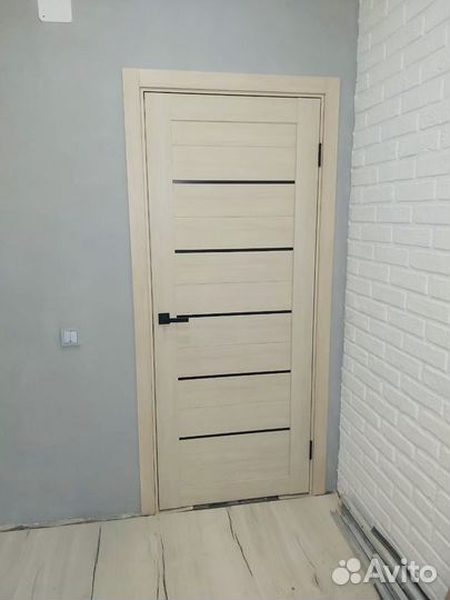 Двери Браво межкомнатные с темным стеклом