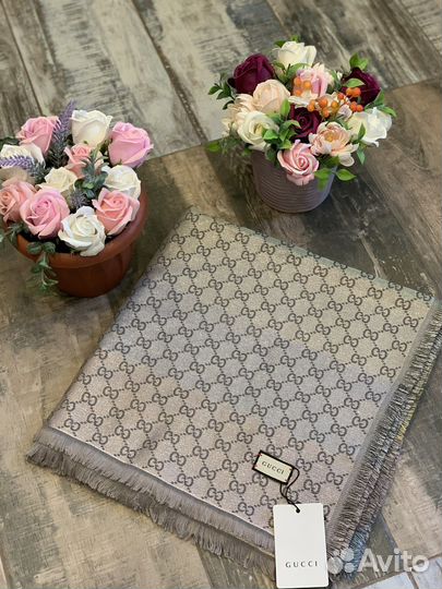 Шаль платок Gucci серый с люрексом