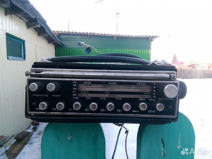 Автомобильный радиоприемник