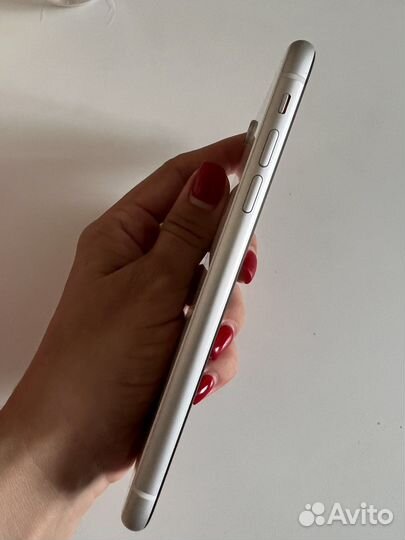 Телефон iPhone xr