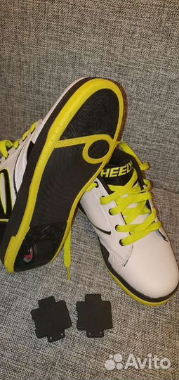 Кроссовки с роликами новые