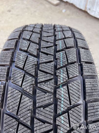 Kapsen IceMax RW501 235/65 R18 78T