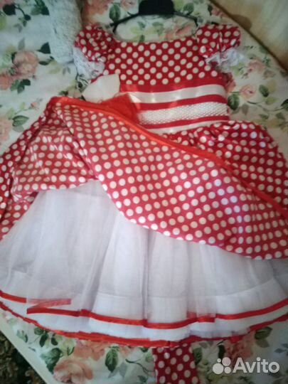 Нарядное платье 3-5 лет