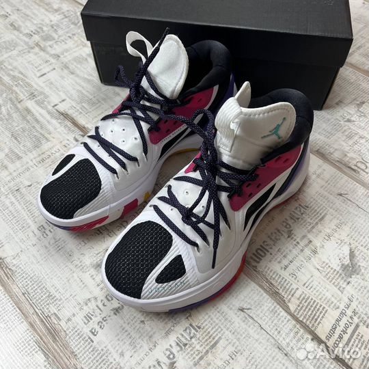 Новые баскетбольные кроссовки Jordan Zoom Separate