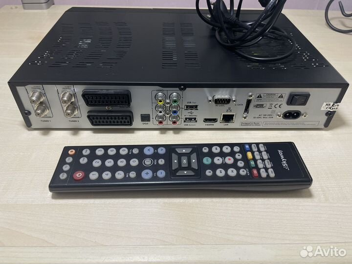 Спутниковый ресивер skyway Droid