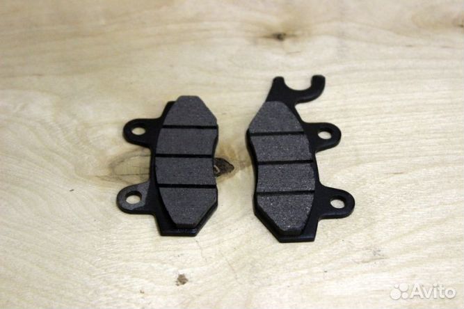 Колодки тормозные, передние, (левые у Z8, правые у