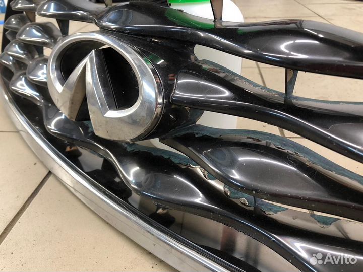 Решетка радиатора Infiniti fx37