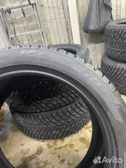 Pirelli Ice Zero 315/35 R20