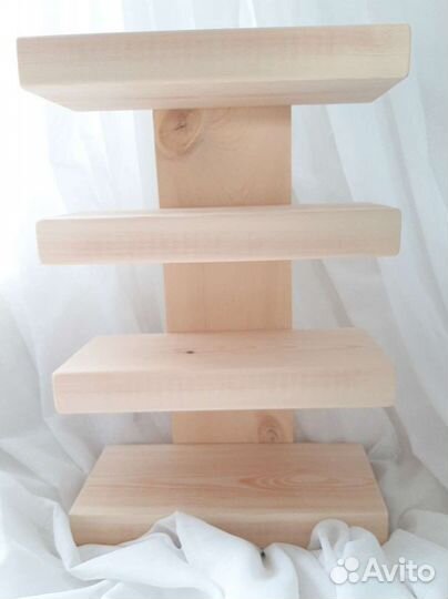 Навесная полка из дерева