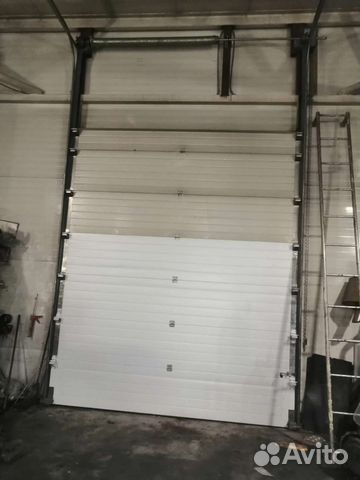 Установка ремонт секцеоных откатных рулонных ворот