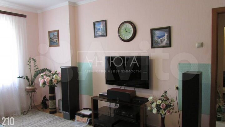 2-к. квартира, 68 м², 8/10 эт.