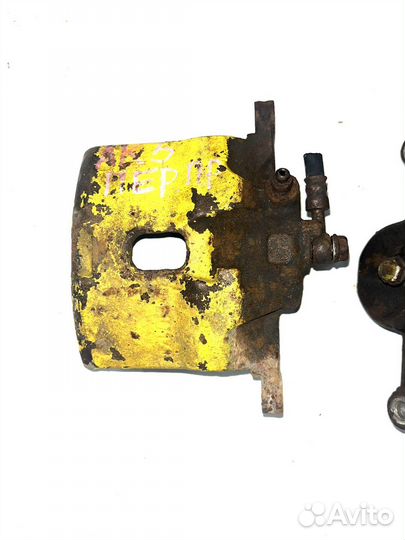 Суппорт передний Honda Accord 5