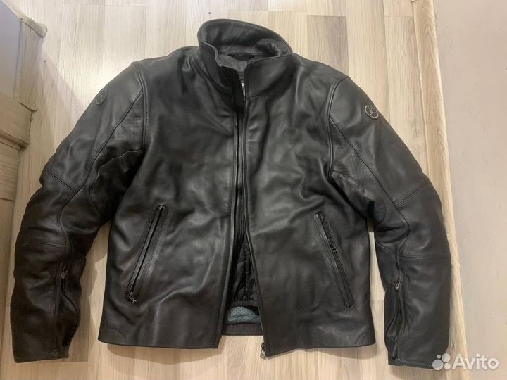 Продам новую мотоциклетную куртку Dainese Yamaha