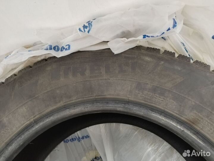 Pirelli Ice Zero 225/65 R17