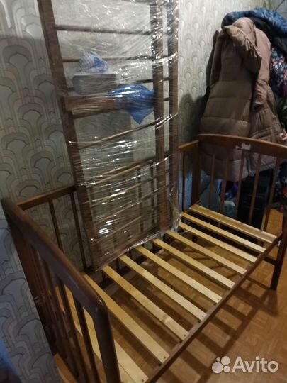 Детская кроватка маятник