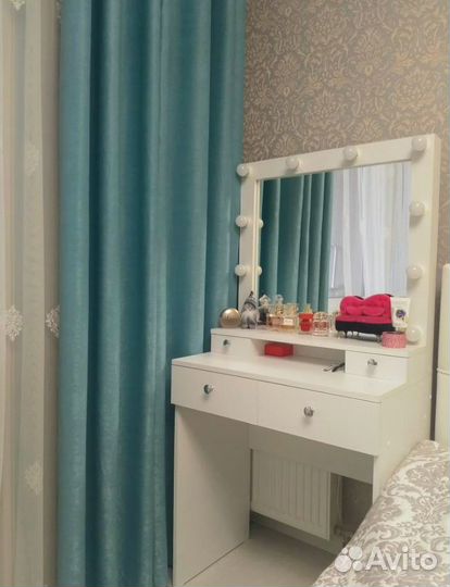 Уголок красоты. Гримерный столик