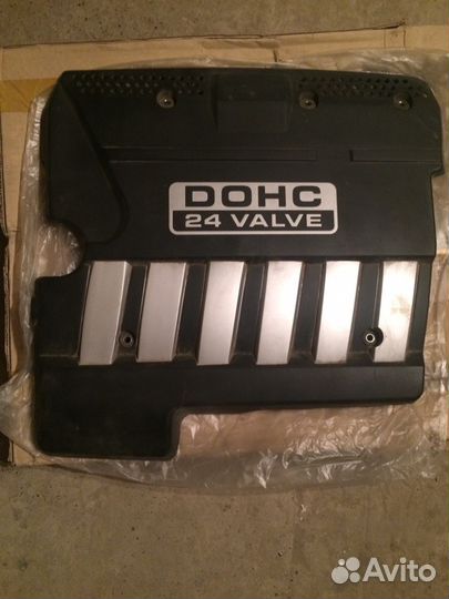 Оригинальная декоративная крышка двигателя Шевроле