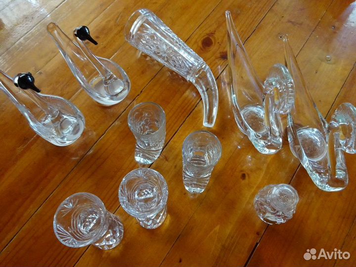 Сувениры из хрусталя и цветного стекла