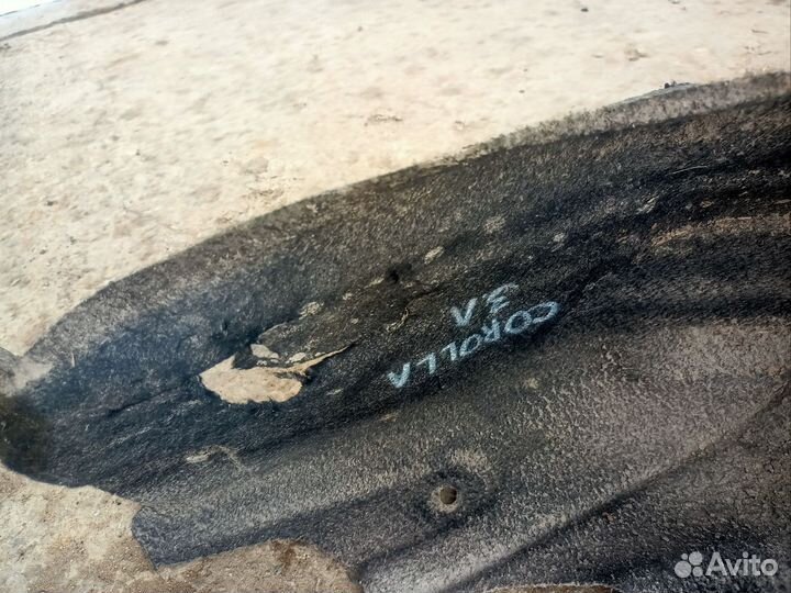 Подкрылок задний левый Toyota Corolla E150