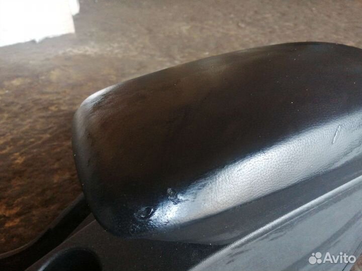 Подлокотник кожа Kia Ceed ED