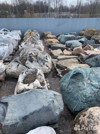 Валуны, мраморная крошка, галька, банные камни