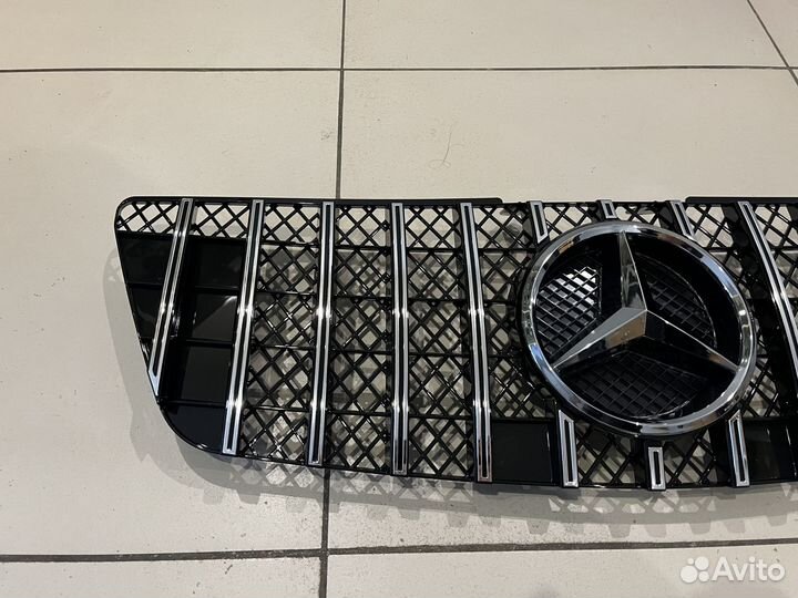 Облицовка решетка радиатора Mercedes GL X164 GT