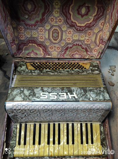Продам аккордеон hess Klingental
