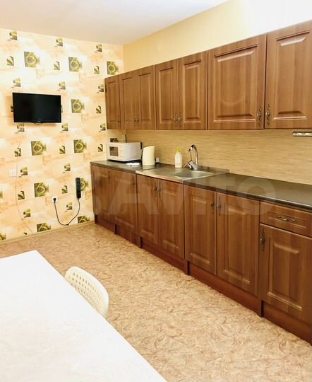 2-к. квартира, 63 м², 1/9 эт.