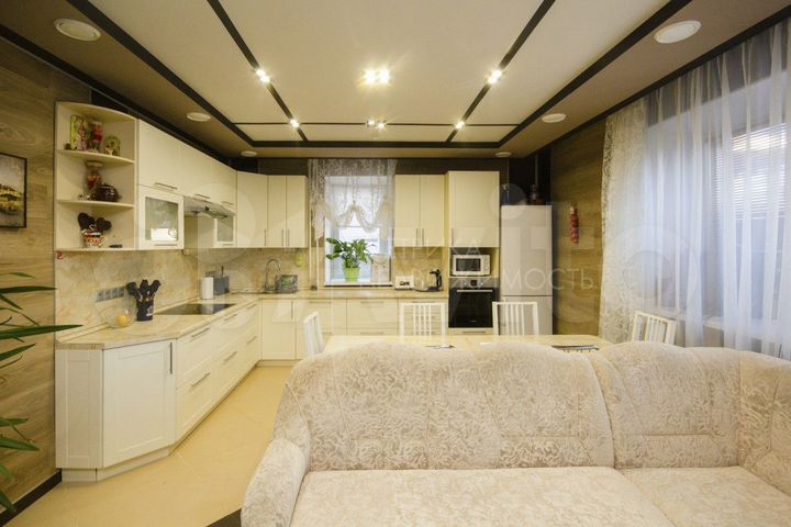 2-к. квартира, 83,5 м², 1/10 эт.