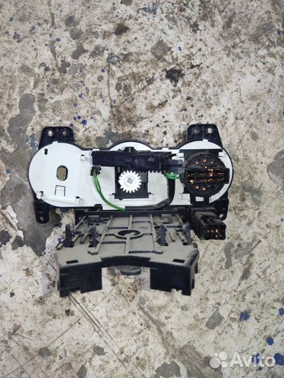 Блок управления отопителем Hyundai Accent MC G4EC