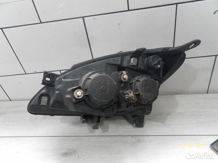 Фара права Citroen C5 Ситроен С5