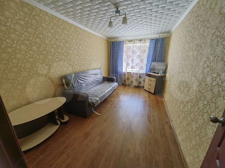 Доля в 2-к. квартире, 48 м², 2/5 эт.
