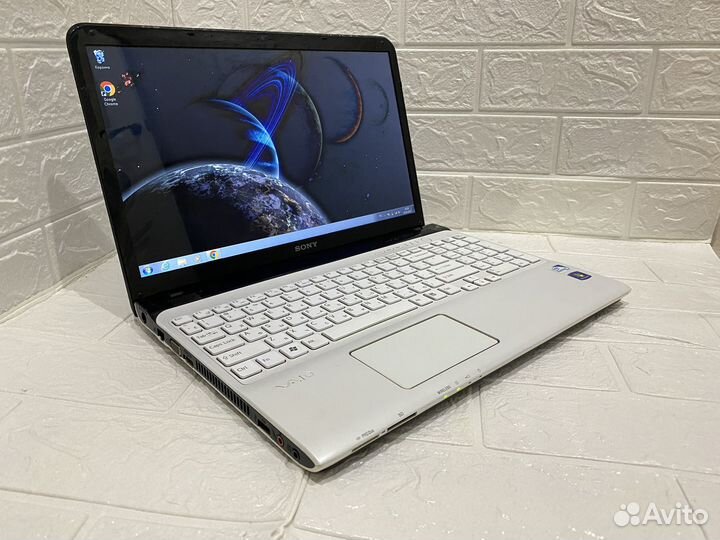 Ноутбук Sony SVE151D11V