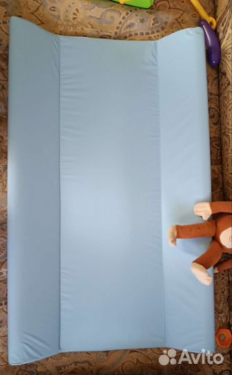 Пеленальная доска на кроватку