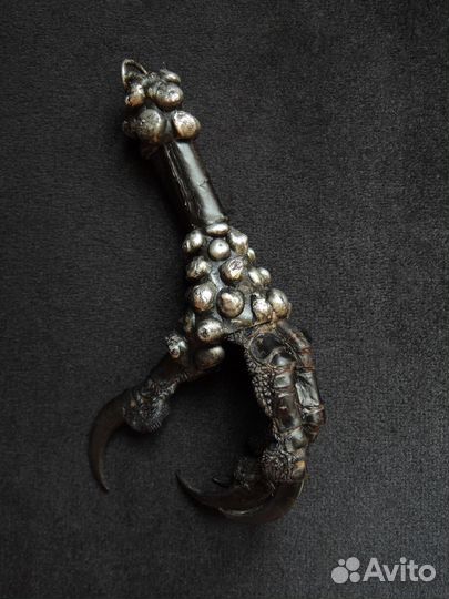 Лапа ворона в олове