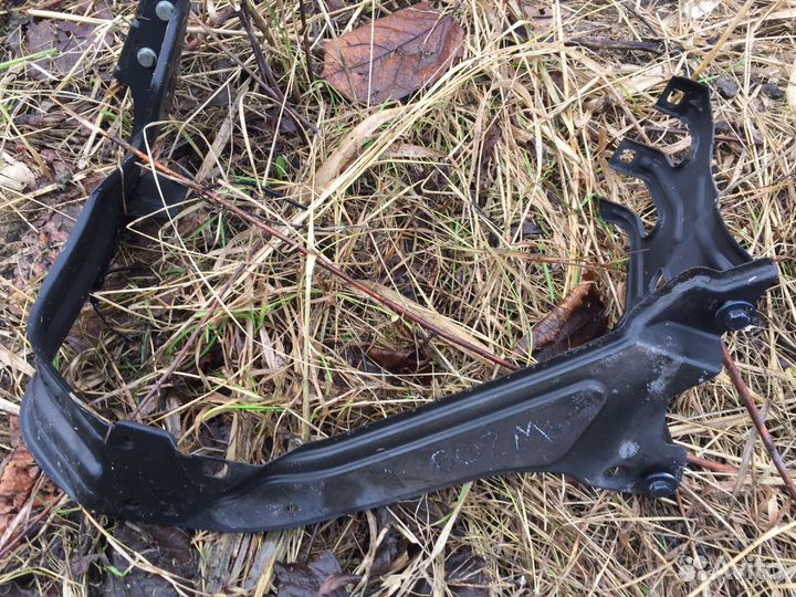 Очко левой фары на мерседес W209 clk