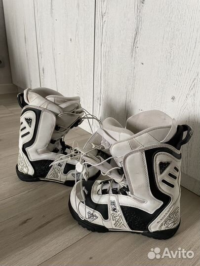 Сноубордические ботинки, размер 39-40
