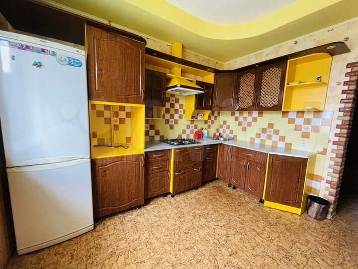 3-к. квартира, 83 м², 2/5 эт.