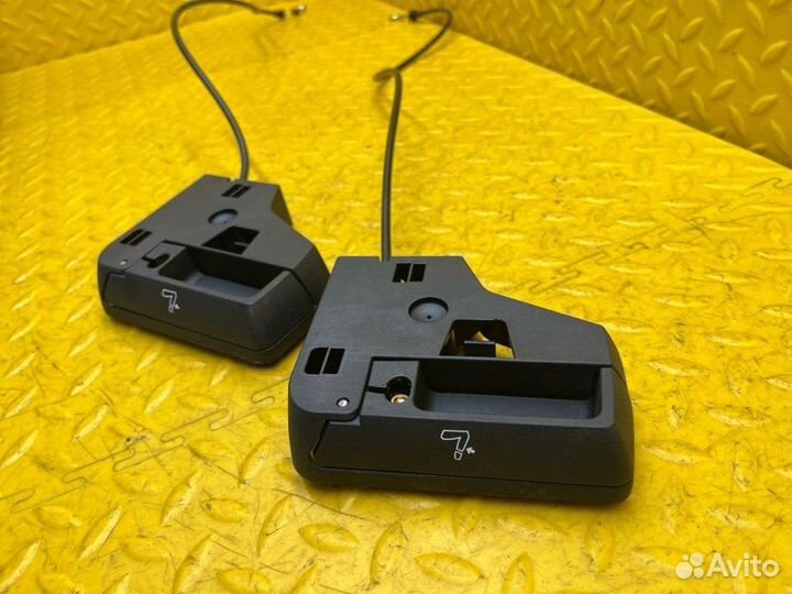 Ручка открывания задних сидений / трос открывания