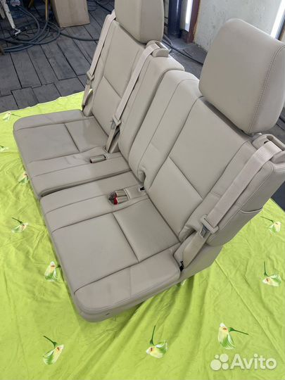 Третий ряд сидений Cadillac Escalade