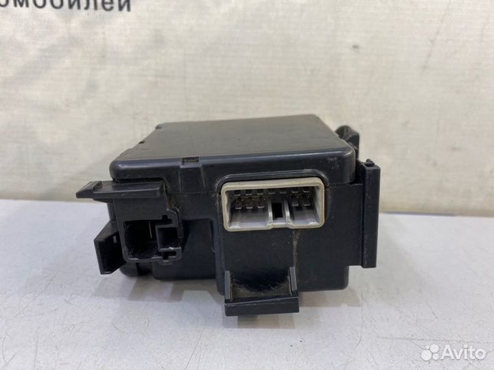 Блок предохранителей Lexus Lx570 2017