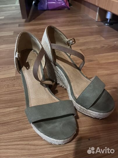 Босоножки женские 38 размер