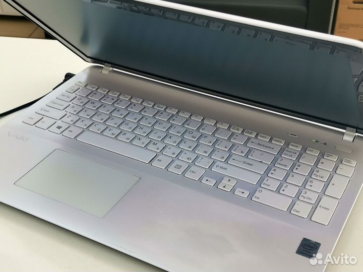 Шикарный ноутбук sony vaio на SSD