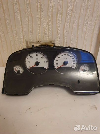 Щиток приборов Opel Zafira 99-03 г