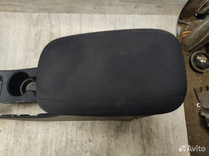 Консоль центральная Hyundai Solaris седан G4FC 1.6