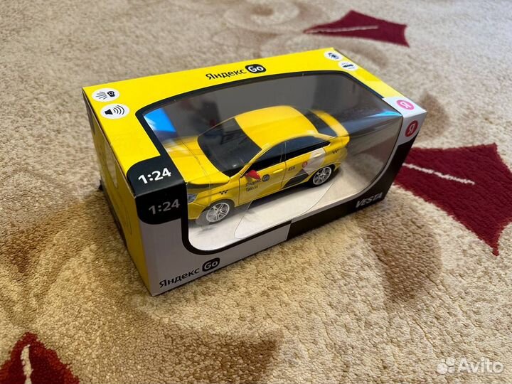 Модель автомобиля Яндекс Go LADA Vesta 1:24