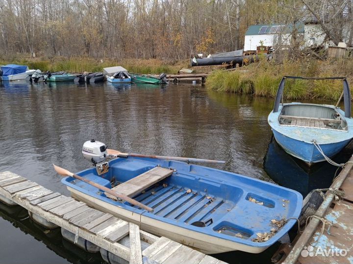 Пластиковая лодка