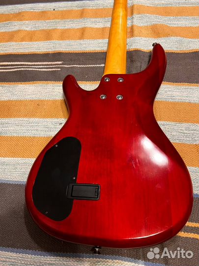 5 струнная активная бас гитара Alvarez