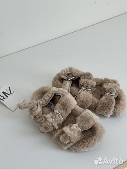 Меховые тапочки